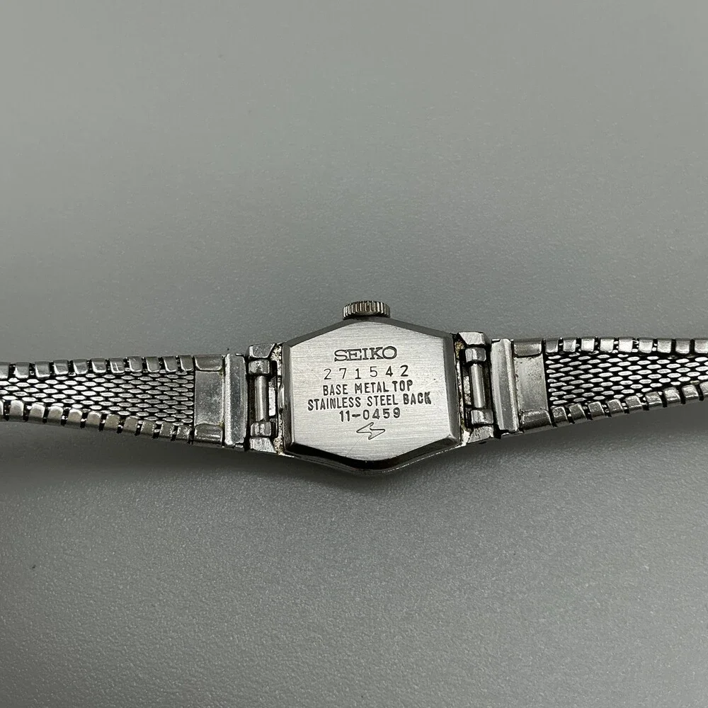 Vintage Seiko Womens Watch 16mm Silver Tone 11-0459 Round Dial Manual Wind 6.75